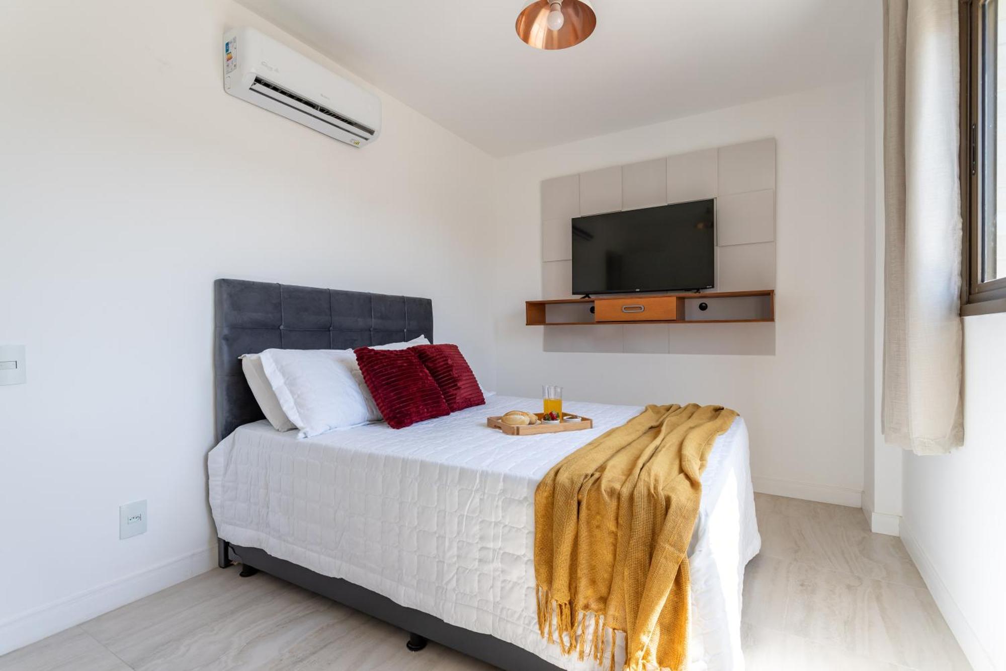 Condominio Club A 50M Praia Dos Anjos - Unidades Com 2 Quartos, Piscina, Estacionamento E Portaria 24H - Area De Lazer 3000M, Wi-Fi 600Mb, Churrasqueira E Cozinha Completa Arraial do Cabo Bilik gambar