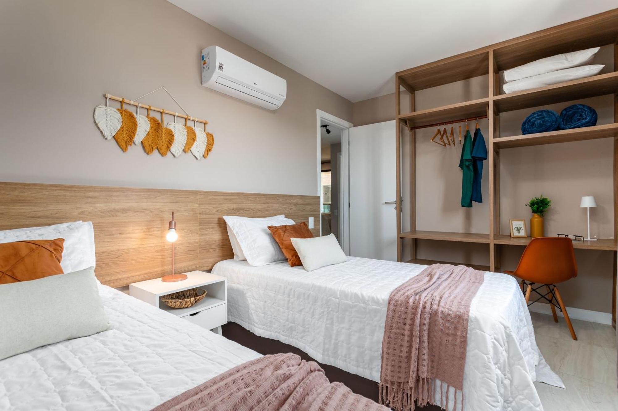 Condominio Club A 50M Praia Dos Anjos - Unidades Com 2 Quartos, Piscina, Estacionamento E Portaria 24H - Area De Lazer 3000M, Wi-Fi 600Mb, Churrasqueira E Cozinha Completa Arraial do Cabo Bilik gambar